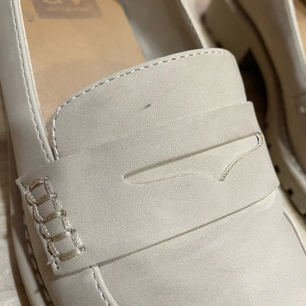 DV by Dolce Vita Cream Tan Beige Carley Loafers Women’s Size 6
